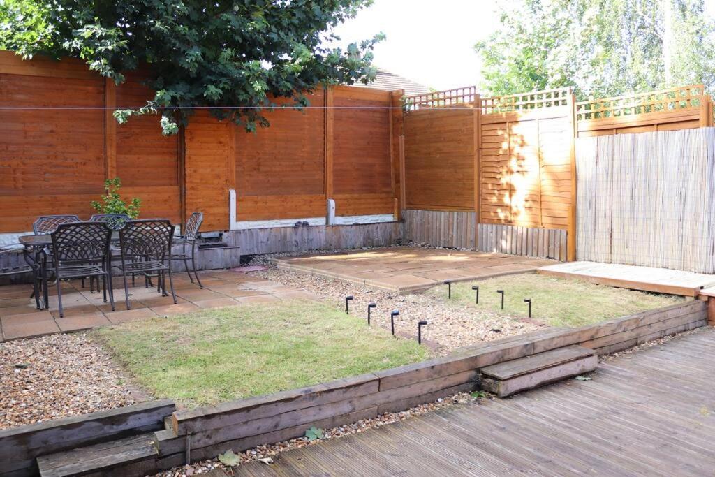 Cosy 3 Bedroom 2 Bathroom House With Parking Sheldon  Extérieur photo